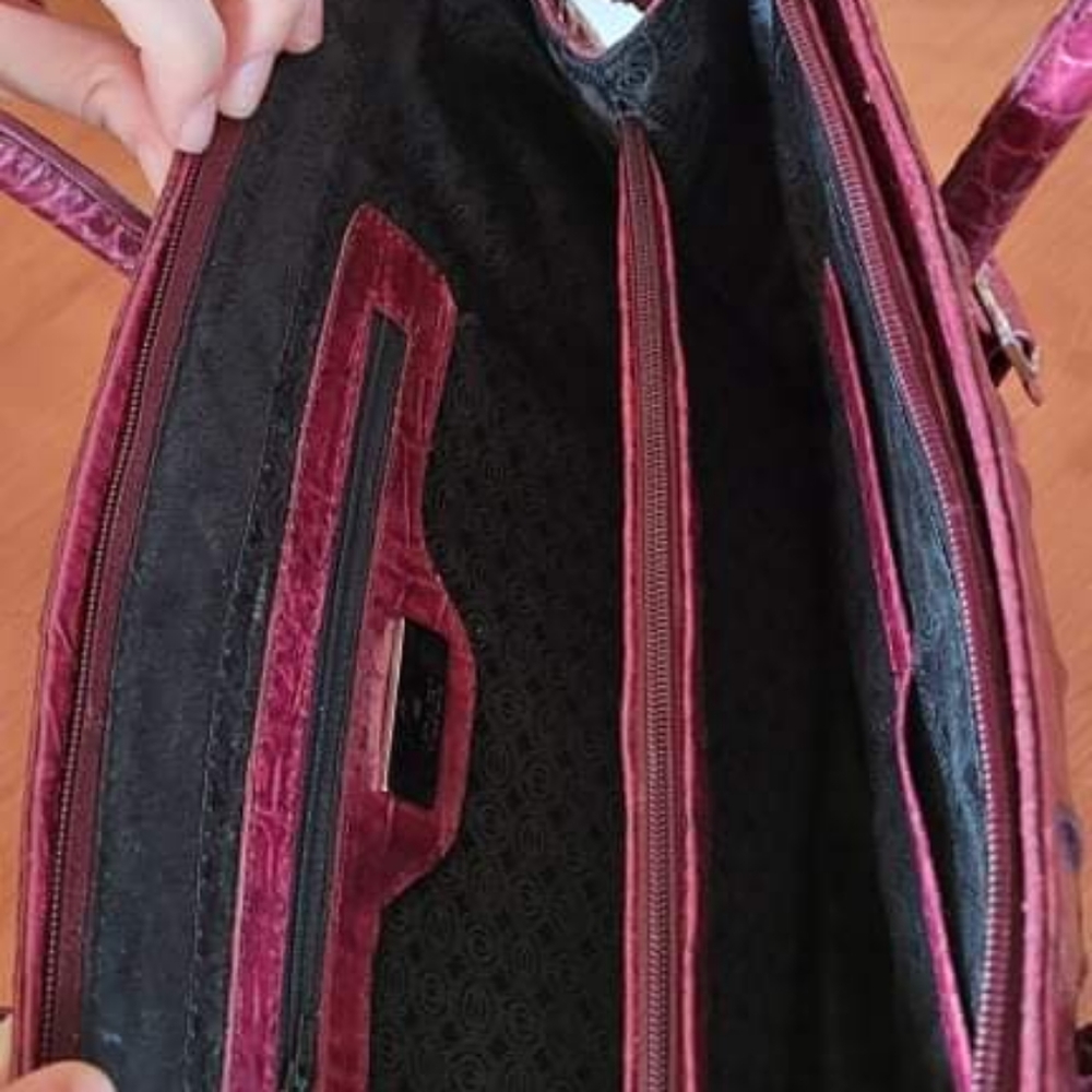 Alligator purse. Burgundy wine color. New - Picture 4 of 9